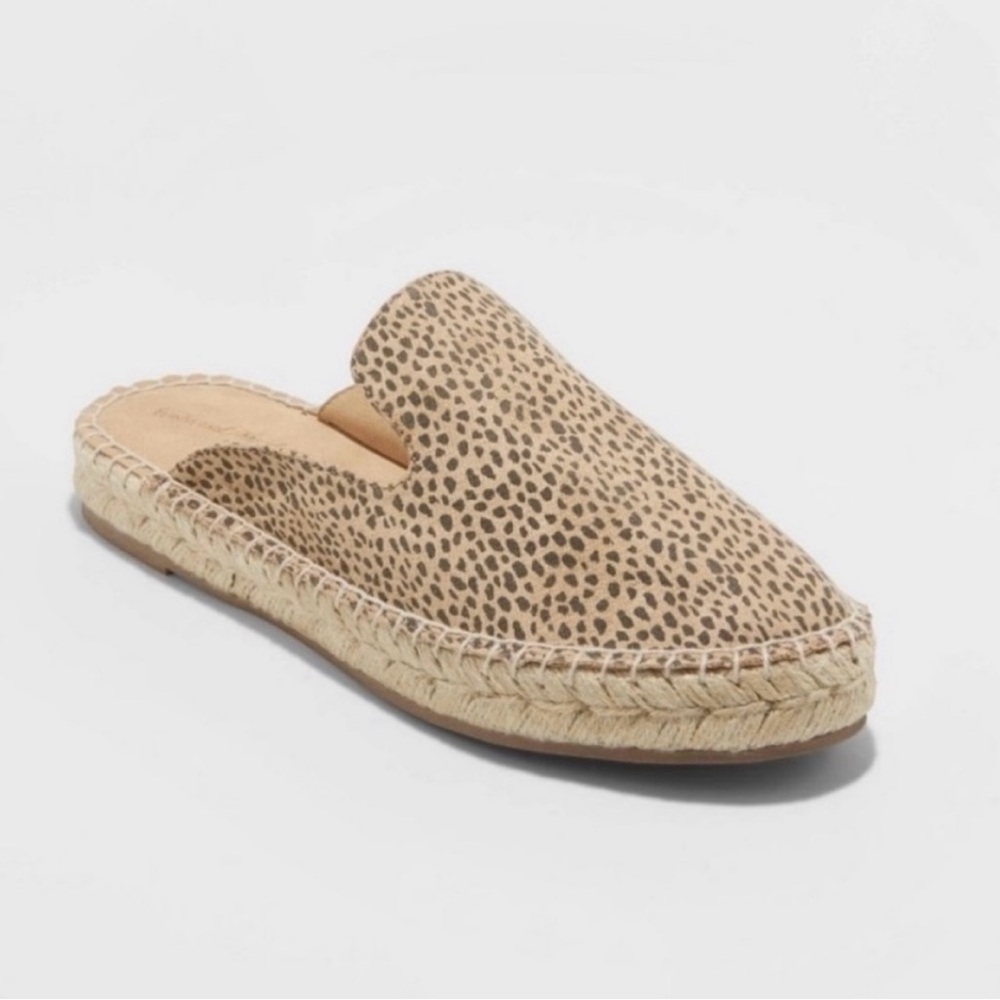 Target universal thread cheetah/leopard espadrille slip on mules